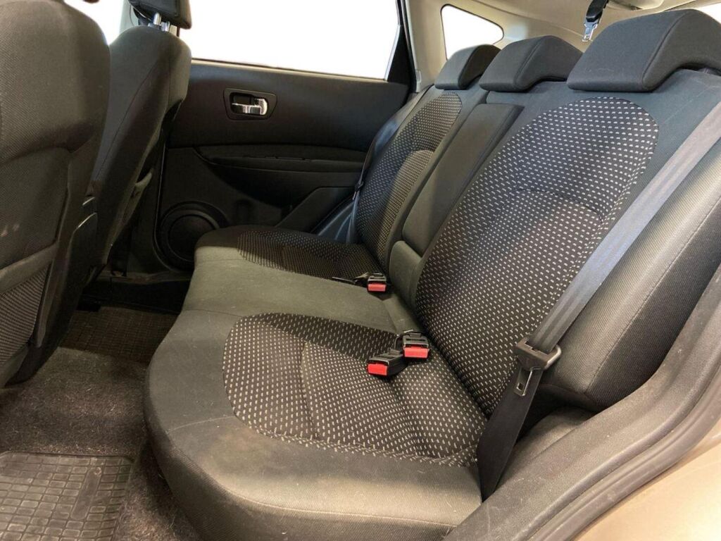 Nissan Qashqai 2009 Ruskea (beige)