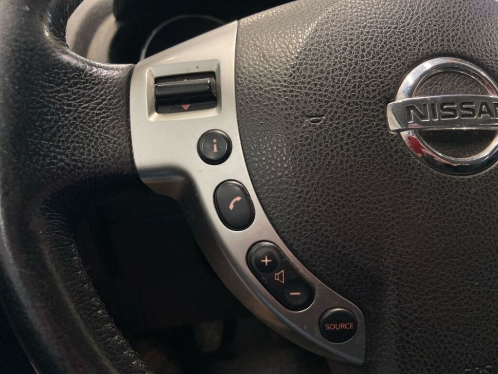 Nissan Qashqai 2009 Ruskea (beige)
