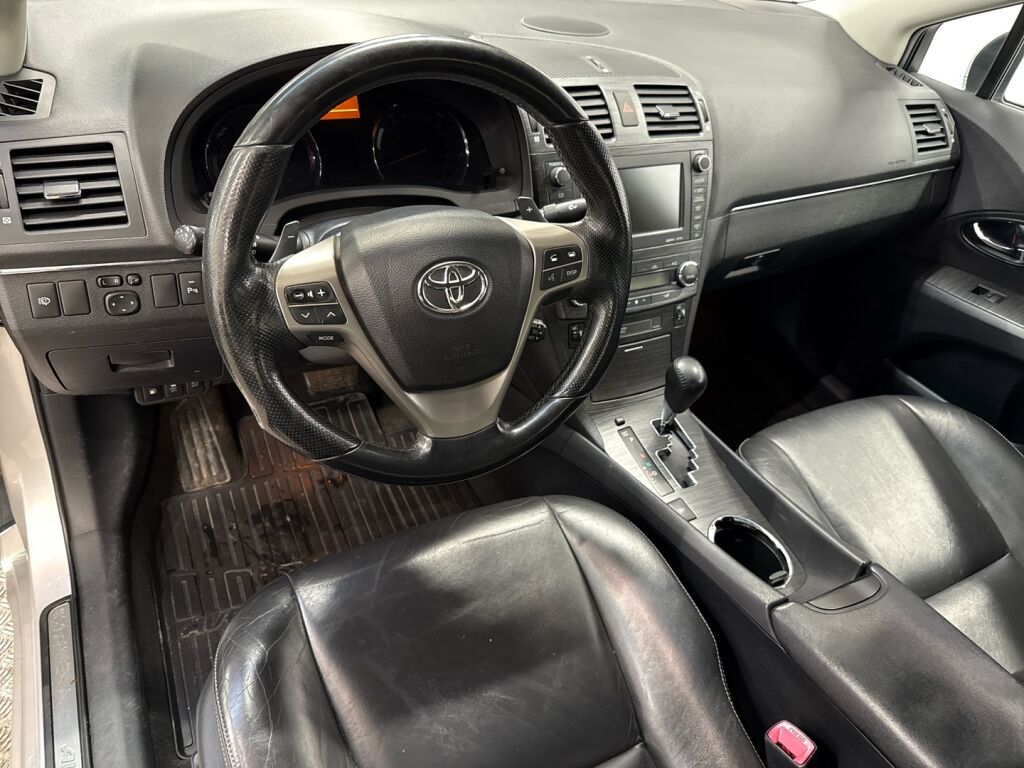 Toyota Avensis 2009 Hopea