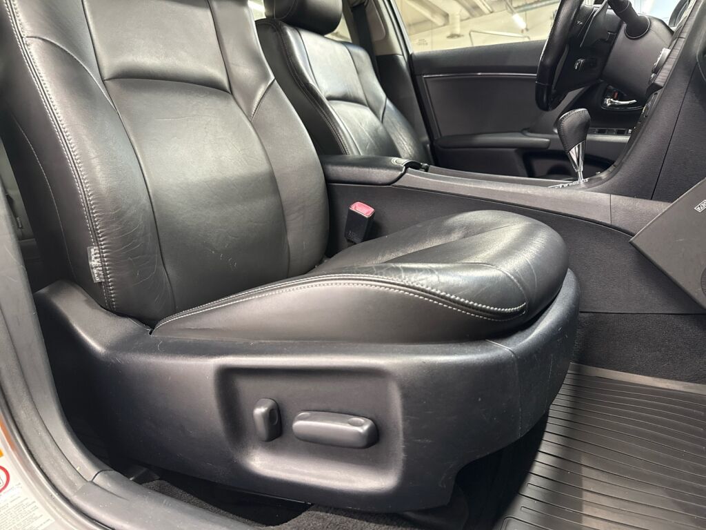 Toyota Avensis 2009 Hopea