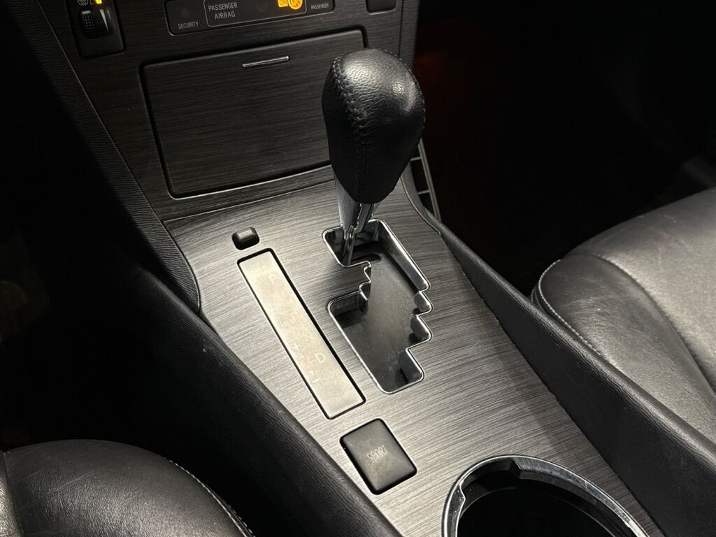 Toyota Avensis 2009 Hopea