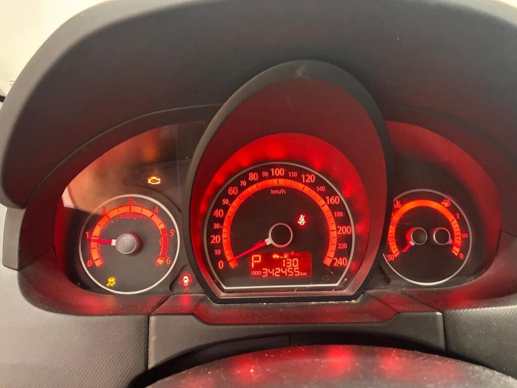 Kia Ceed 2010 Punainen
