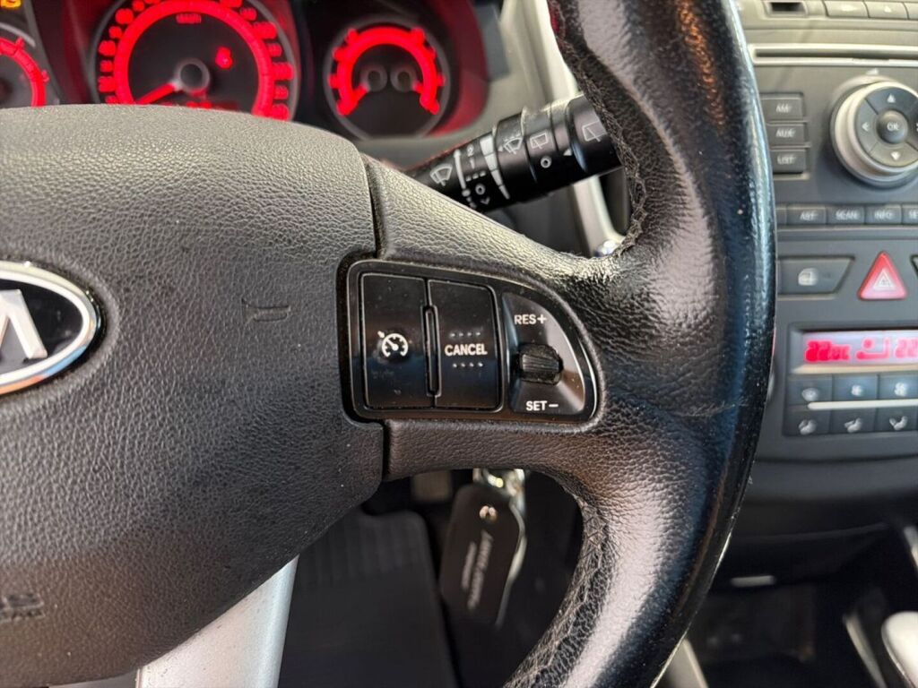 Kia Ceed 2010 Punainen