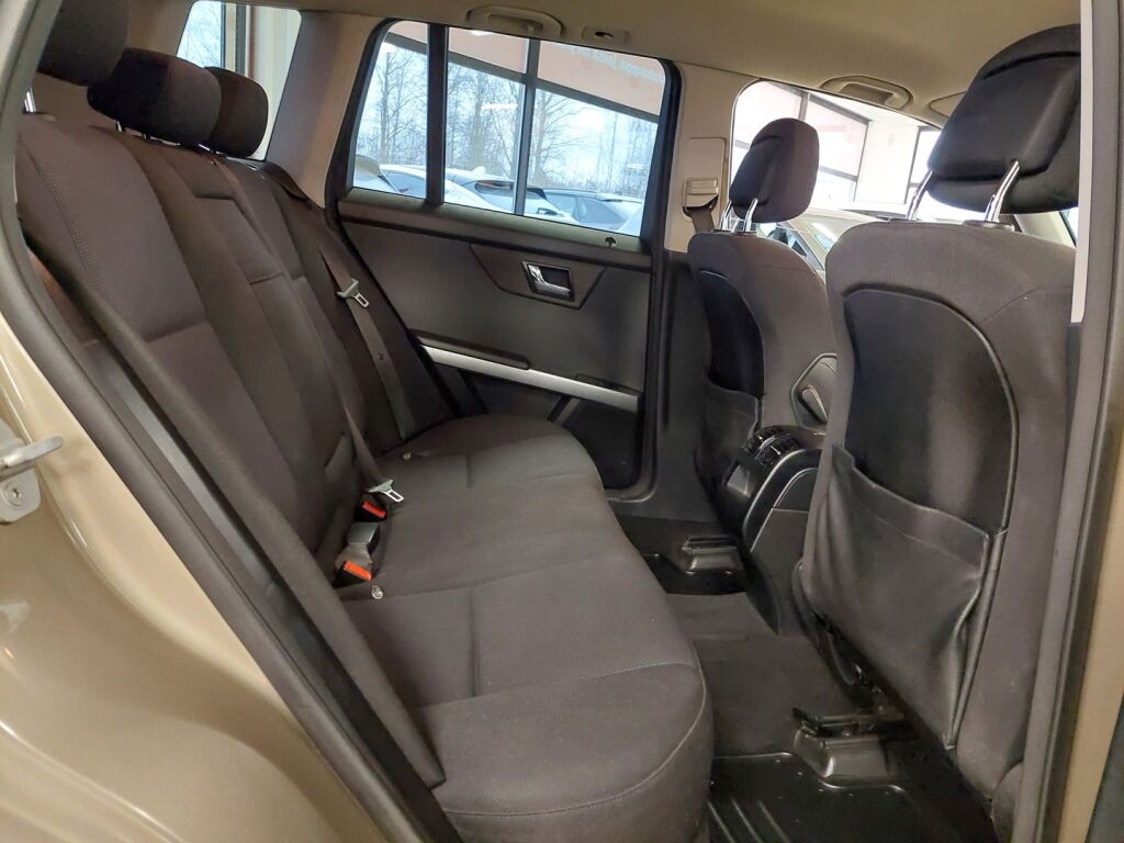 Mercedes-Benz GLK 2009 Ruskea (beige)