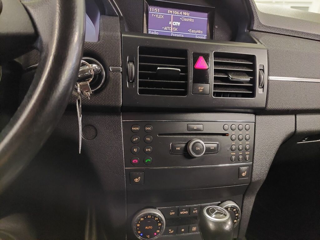 Mercedes-Benz GLK 2009 Ruskea (beige)