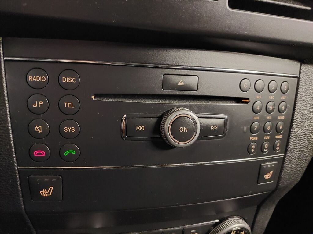 Mercedes-Benz GLK 2009 Ruskea (beige)