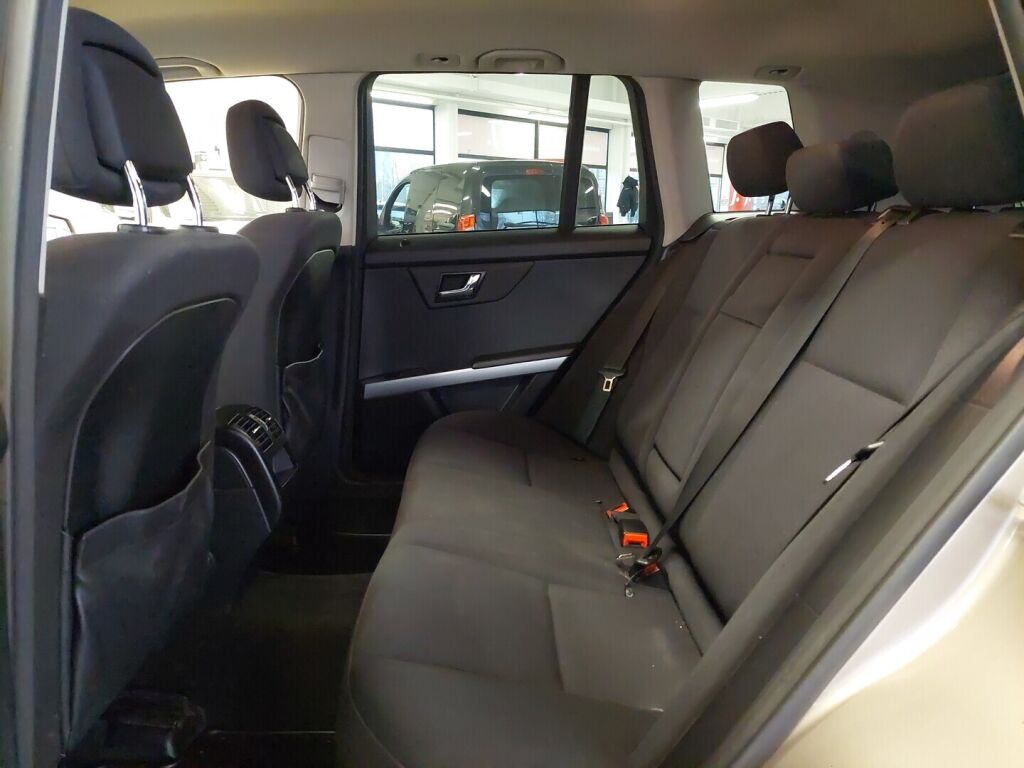 Mercedes-Benz GLK 2009 Ruskea (beige)