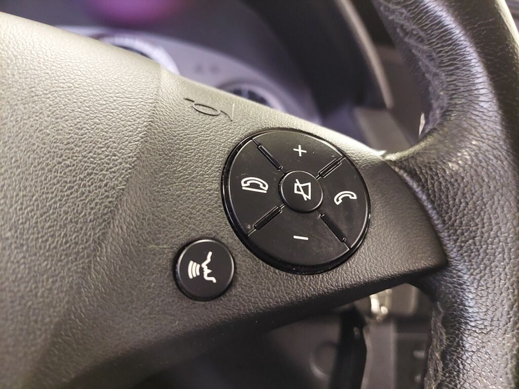 Mercedes-Benz GLK 2009 Ruskea (beige)