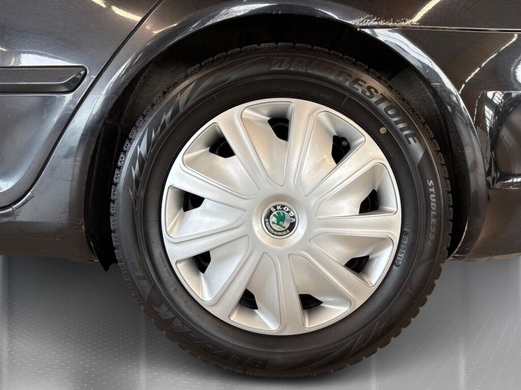 Skoda Octavia 2009 Musta
