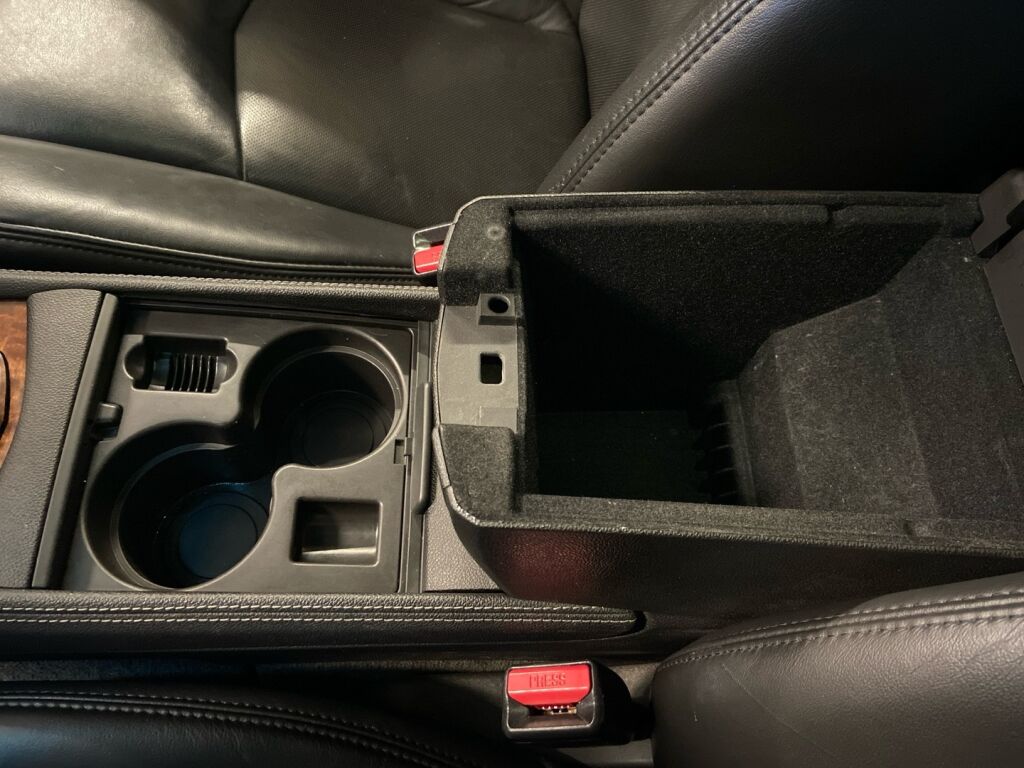 Cadillac SRX 2009 Musta