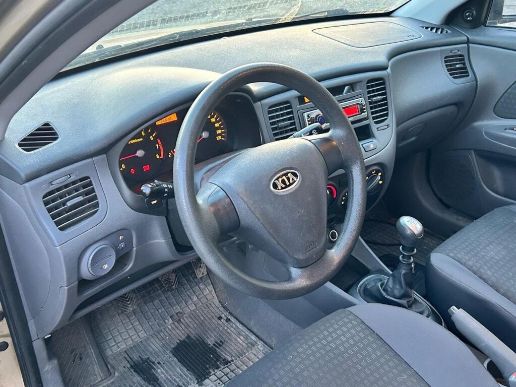 Kia Rio 2008 Ruskea (beige)