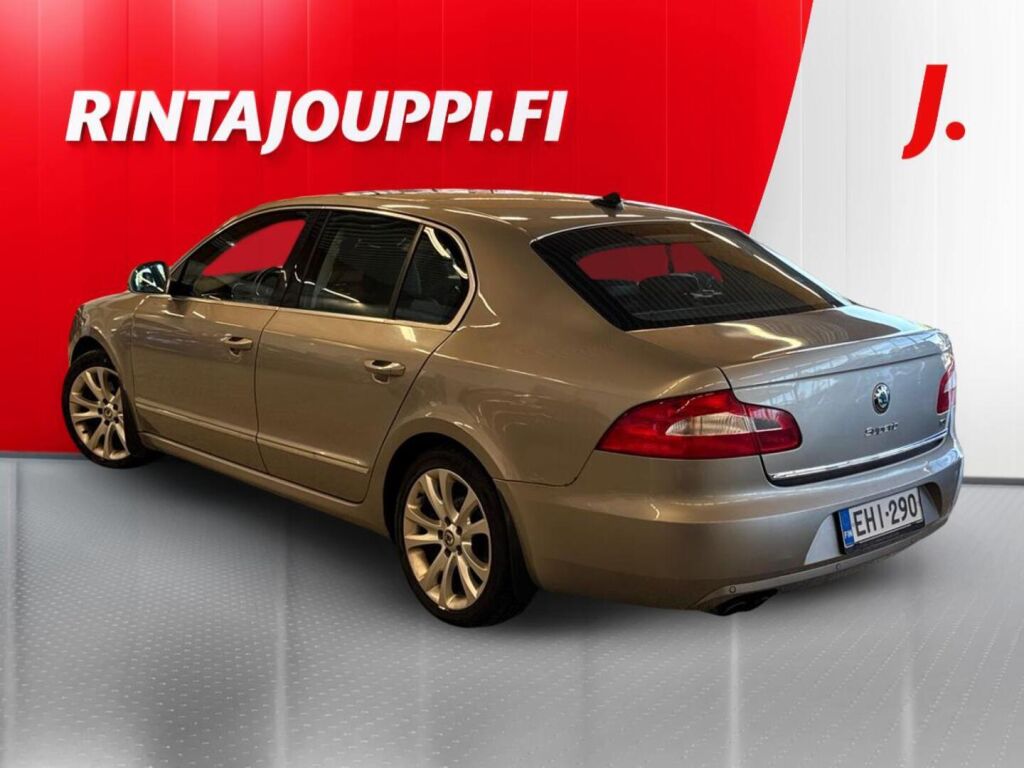 Skoda Superb 2009 Ruskea (beige)