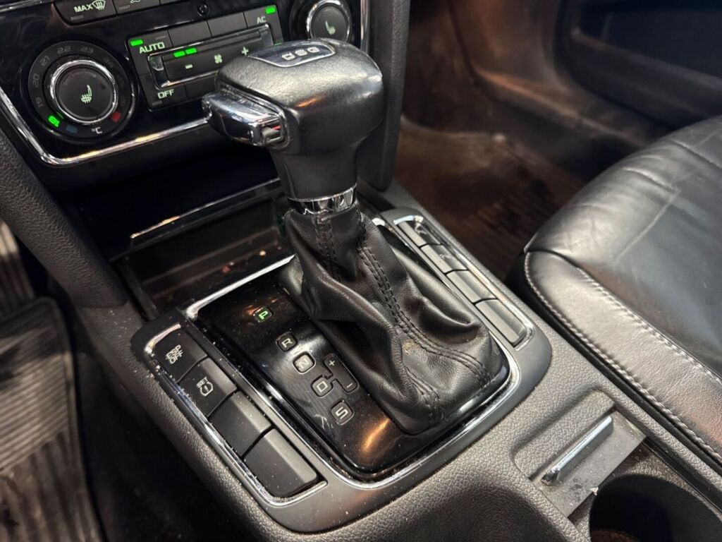Skoda Superb 2009 Ruskea (beige)