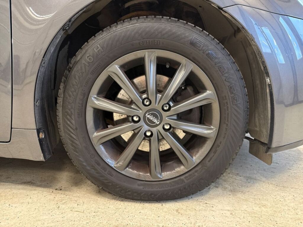 Toyota Avensis 2009 Harmaa