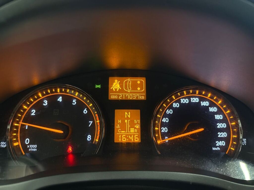 Toyota Avensis 2009 Harmaa
