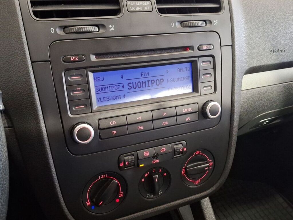 Volkswagen Golf 2006 Musta