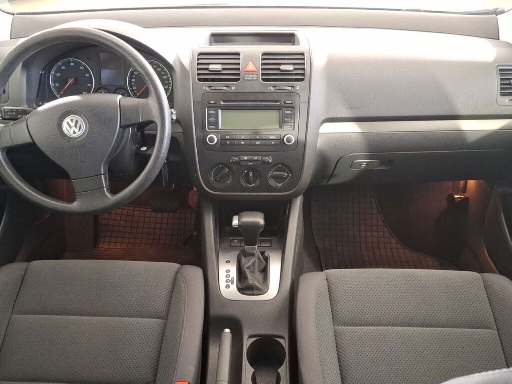 Volkswagen Golf 2006 Musta