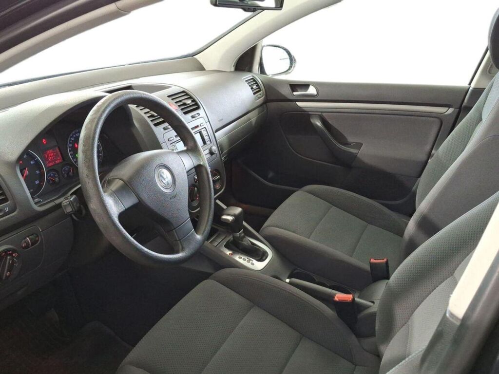 Volkswagen Golf 2006 Musta
