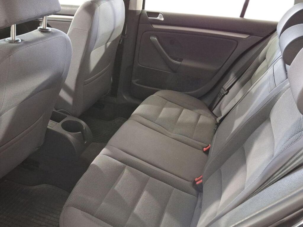 Volkswagen Golf 2006 Musta