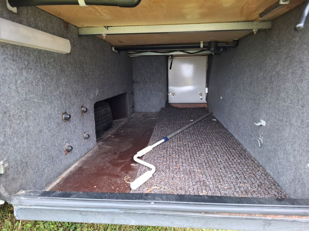 Dethleffs Globetrotter Premium Class A 230 2001 Valkoinen