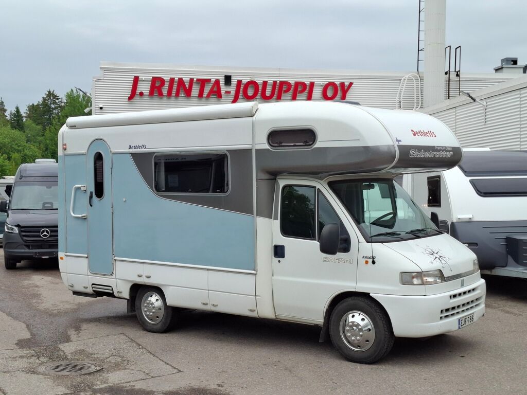 Dethleffs Globetrotter Premium Class A 230 2001 Valkoinen