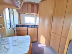 Dethleffs Globetrotter Premium Class A 230 2001 Valkoinen
