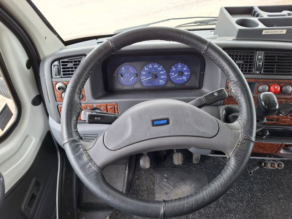 Dethleffs Globetrotter Premium Class A 230 2001 Valkoinen