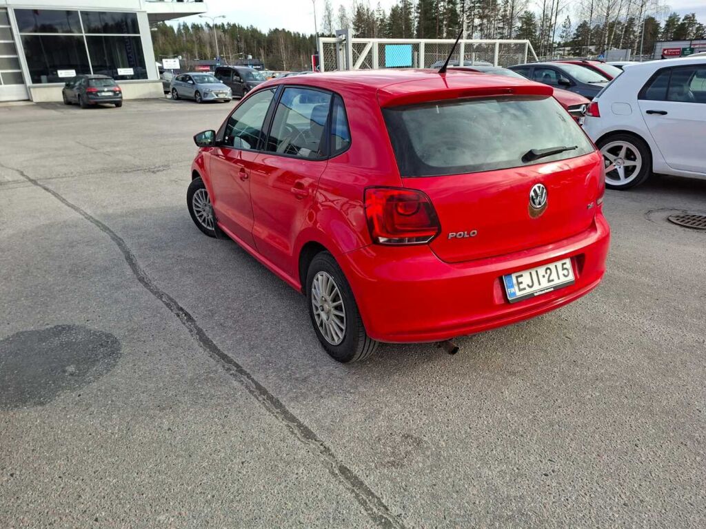Volkswagen Polo 2009 Punainen