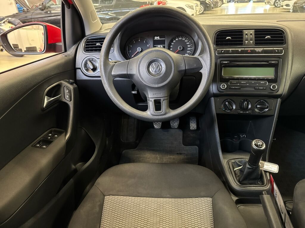 Volkswagen Polo 2009 Punainen