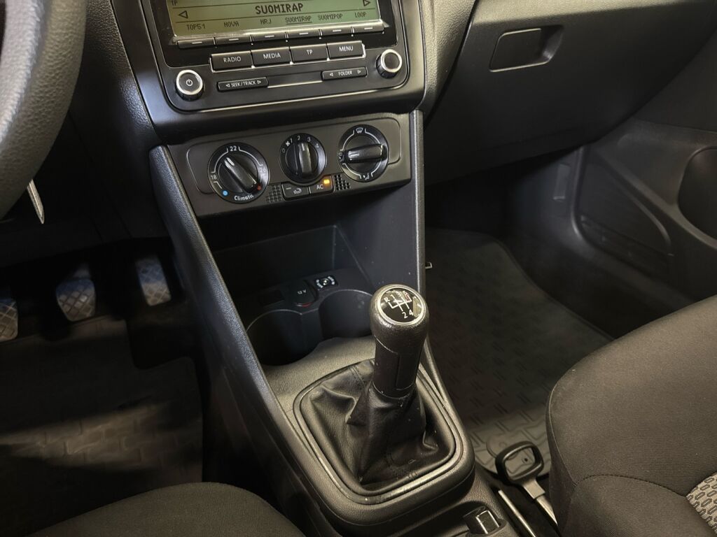 Volkswagen Polo 2009 Punainen