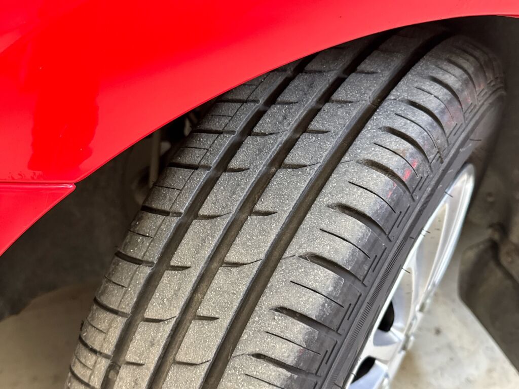 Volkswagen Polo 2009 Punainen