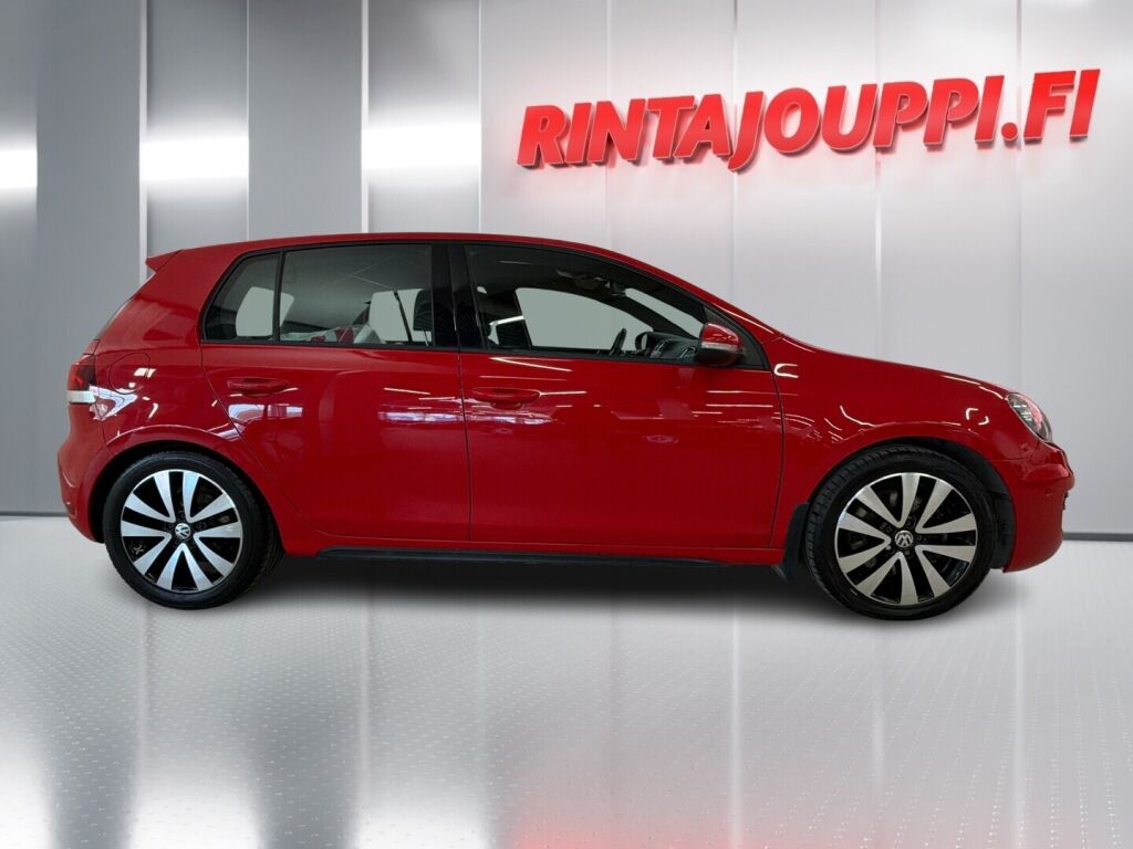 Volkswagen Golf 2010 Punainen