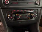 Volkswagen Golf 2010 Punainen