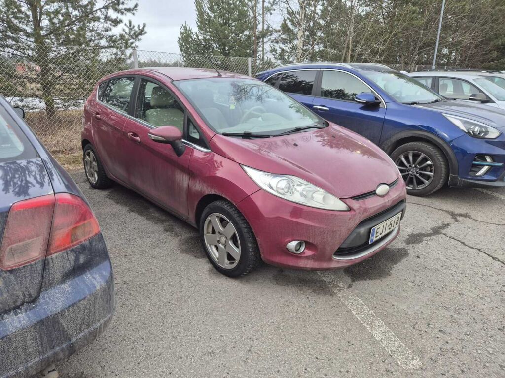 Ford Fiesta 2009 Punainen