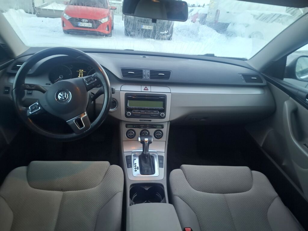 Volkswagen Passat 2009 Ruskea (beige)