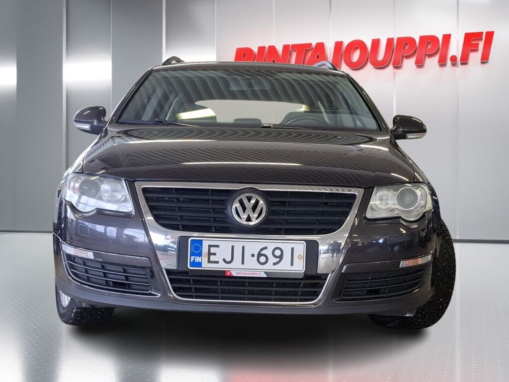 Volkswagen Passat 2009 Ruskea (beige)