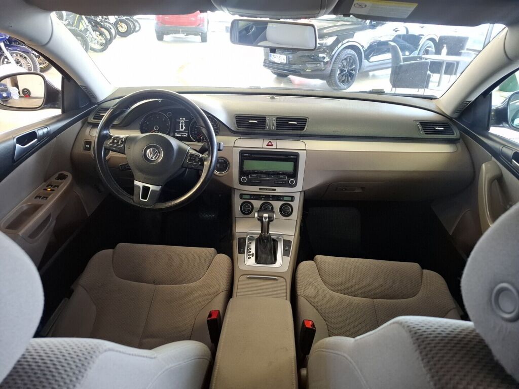 Volkswagen Passat 2009 Ruskea (beige)