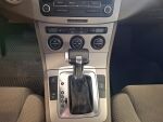 Volkswagen Passat 2009 Ruskea (beige)