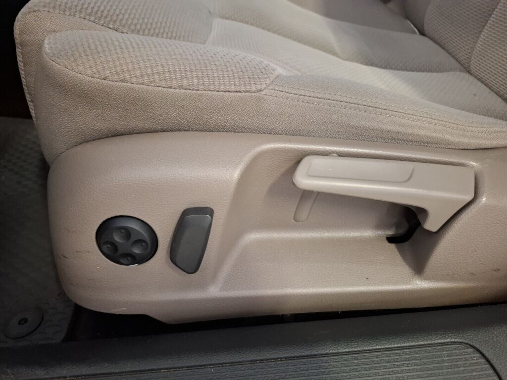 Volkswagen Passat 2009 Ruskea (beige)