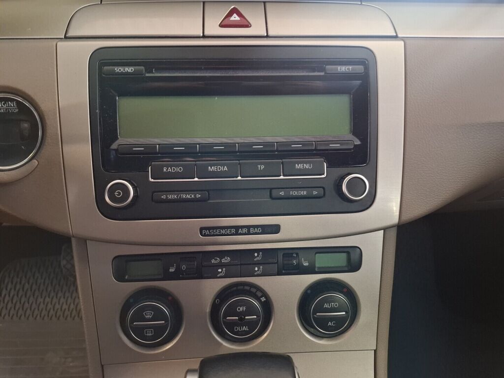 Volkswagen Passat 2009 Ruskea (beige)