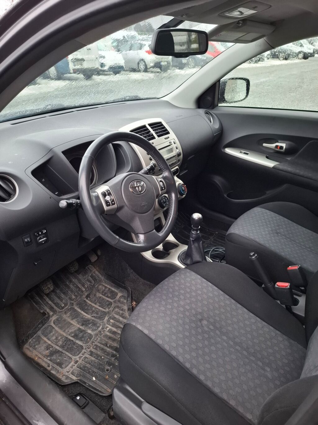 Toyota Urban Cruiser 2010 Harmaa