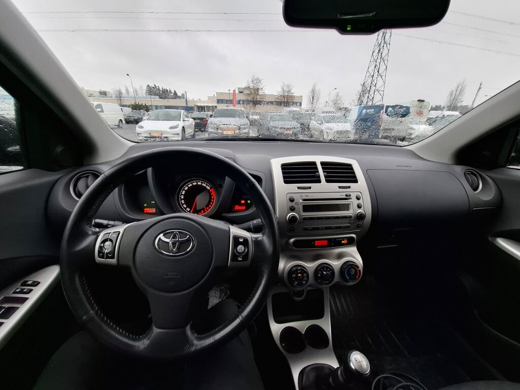 Toyota Urban Cruiser 2010 Harmaa