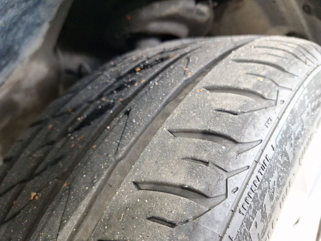 Peugeot 3008 2010 Musta