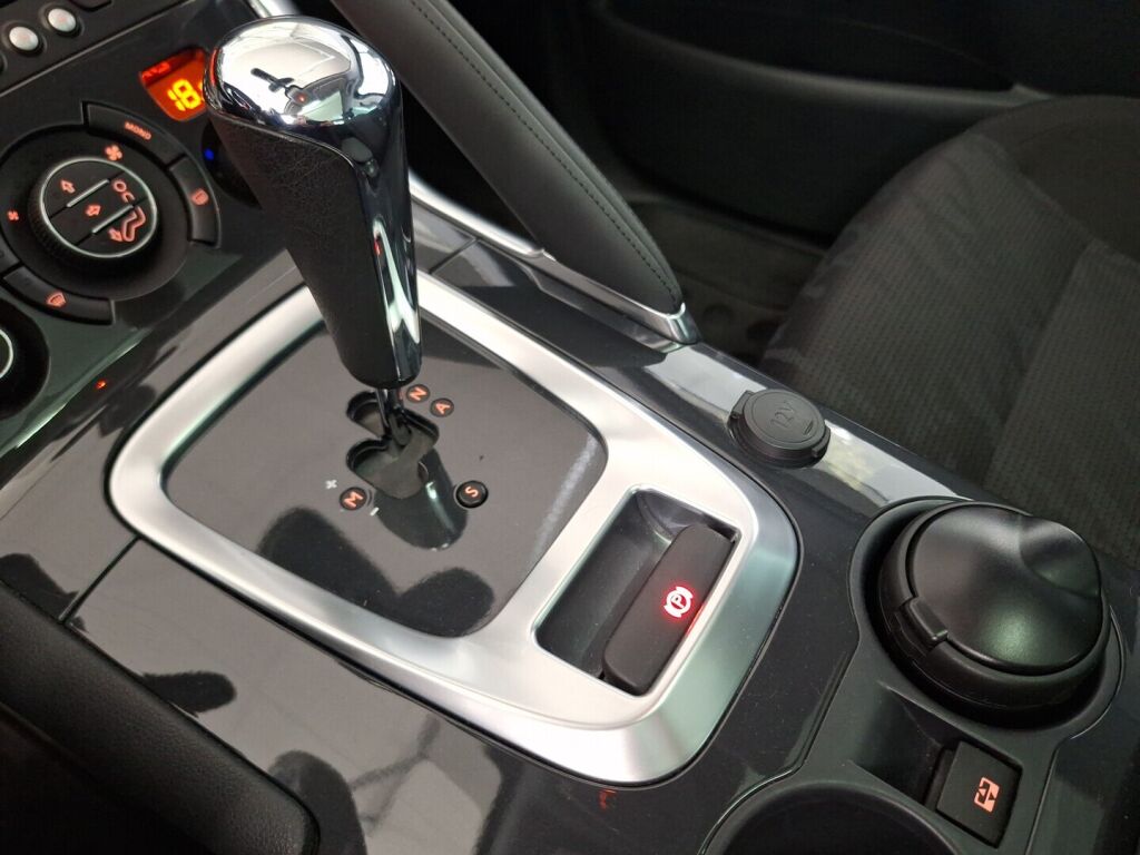 Peugeot 3008 2010 Musta