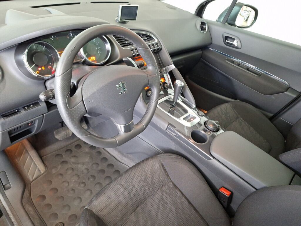 Peugeot 3008 2010 Musta