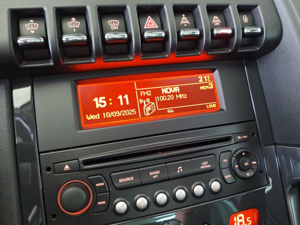 Peugeot 3008 2010 Musta