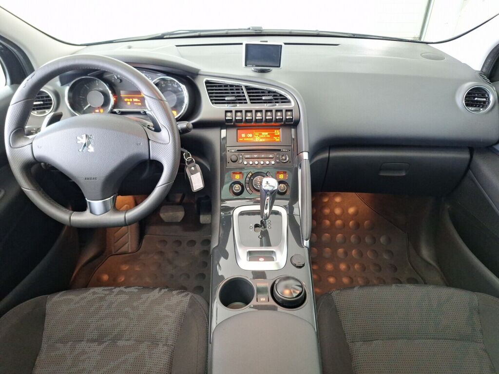 Peugeot 3008 2010 Musta