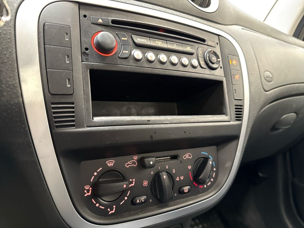 Citroen C3 2006 Ruskea (beige)