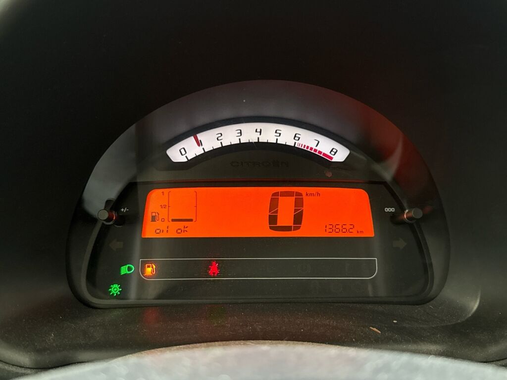 Citroen C3 2006 Ruskea (beige)