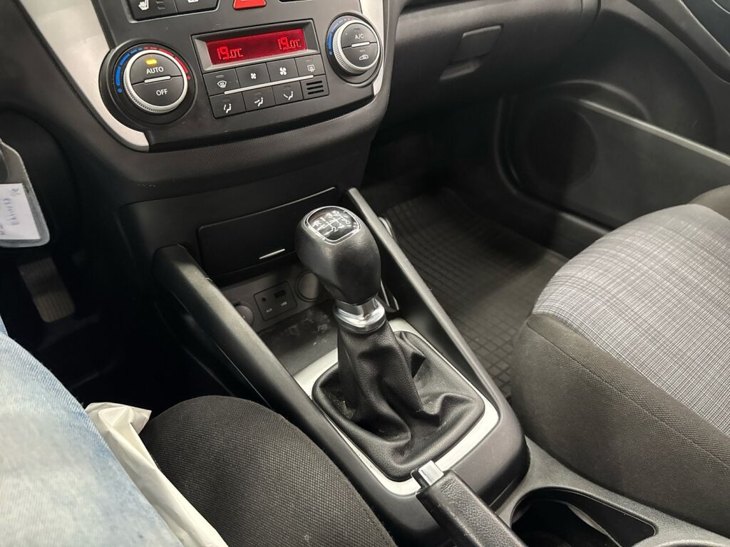 Kia ProCeed 2010 Valkoinen